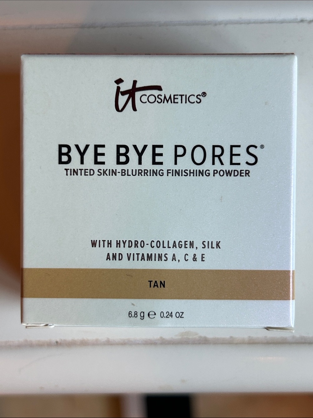 New! Bye Bye Pores blurring powder